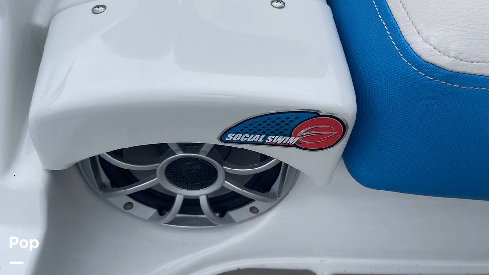 Slide: The Image of Crownline Boats 290 XXS 2021 - 13574667