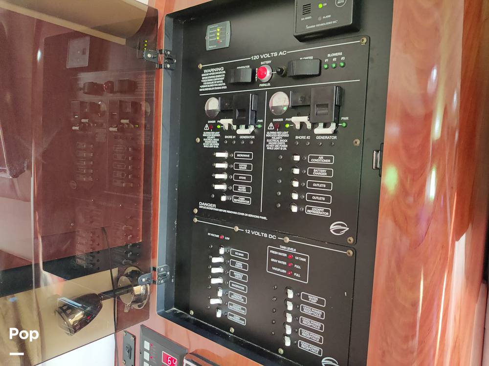 Slide: The Image of Crownline Boats 340CR 2007 - 16