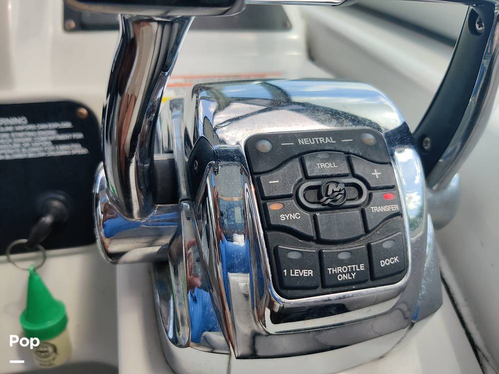 Slide: The Image of Crownline Boats 340CR 2007 - 69
