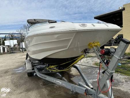 Slide: The Image of Crownline Boats E-235 XS 2023 - 13956050