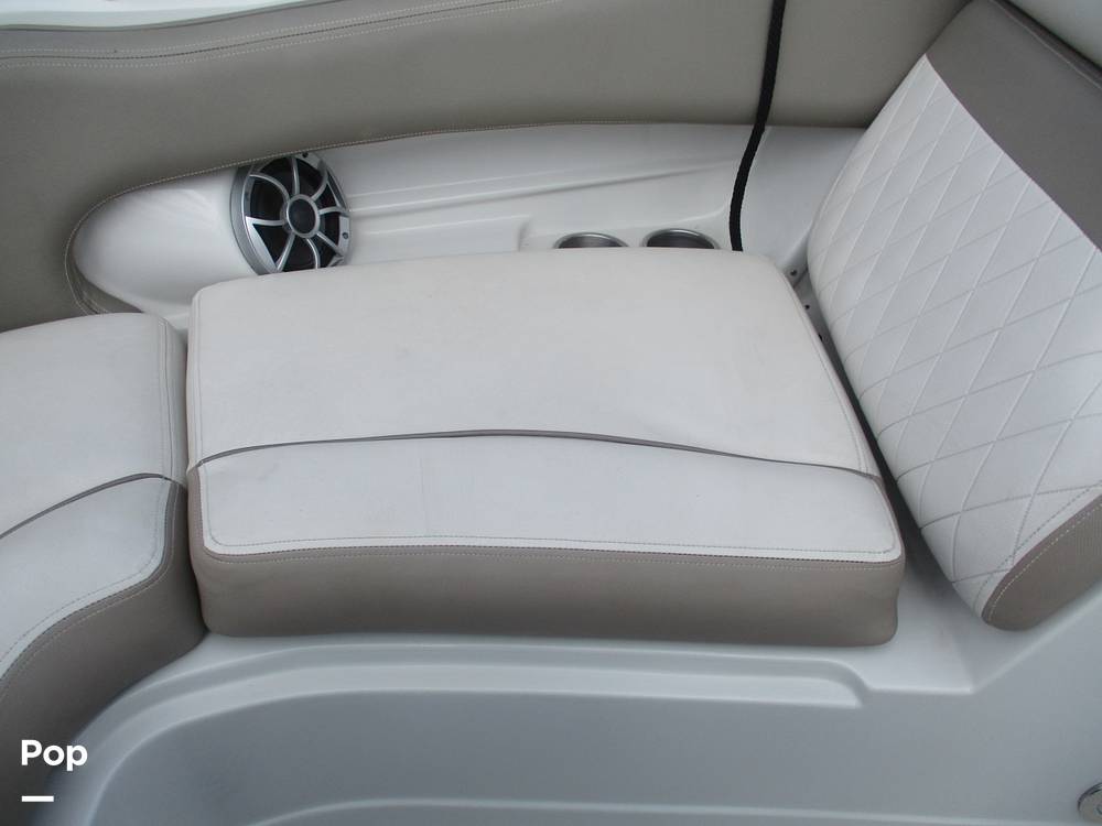 Slide: The Image of Crownline Boats E-235 XS 2023 - 13956124