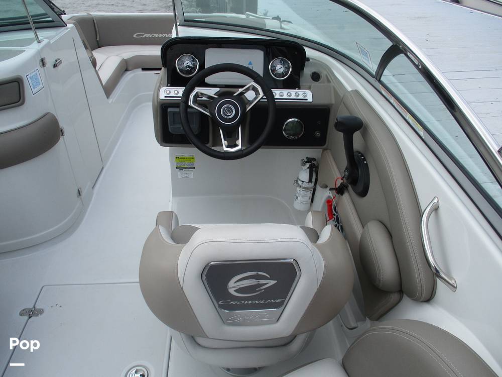 Slide: The Image of Crownline Boats E-235 XS 2023 - 13956082