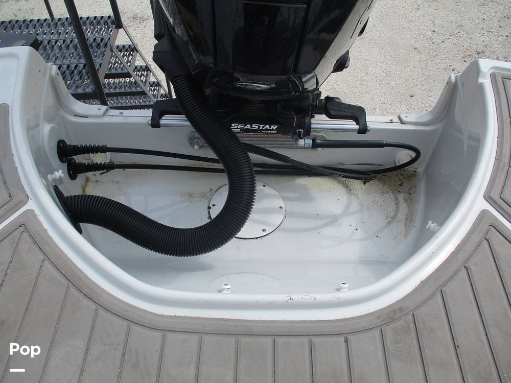 Slide: The Image of Crownline Boats E- 235 XS 2023 - 13956020