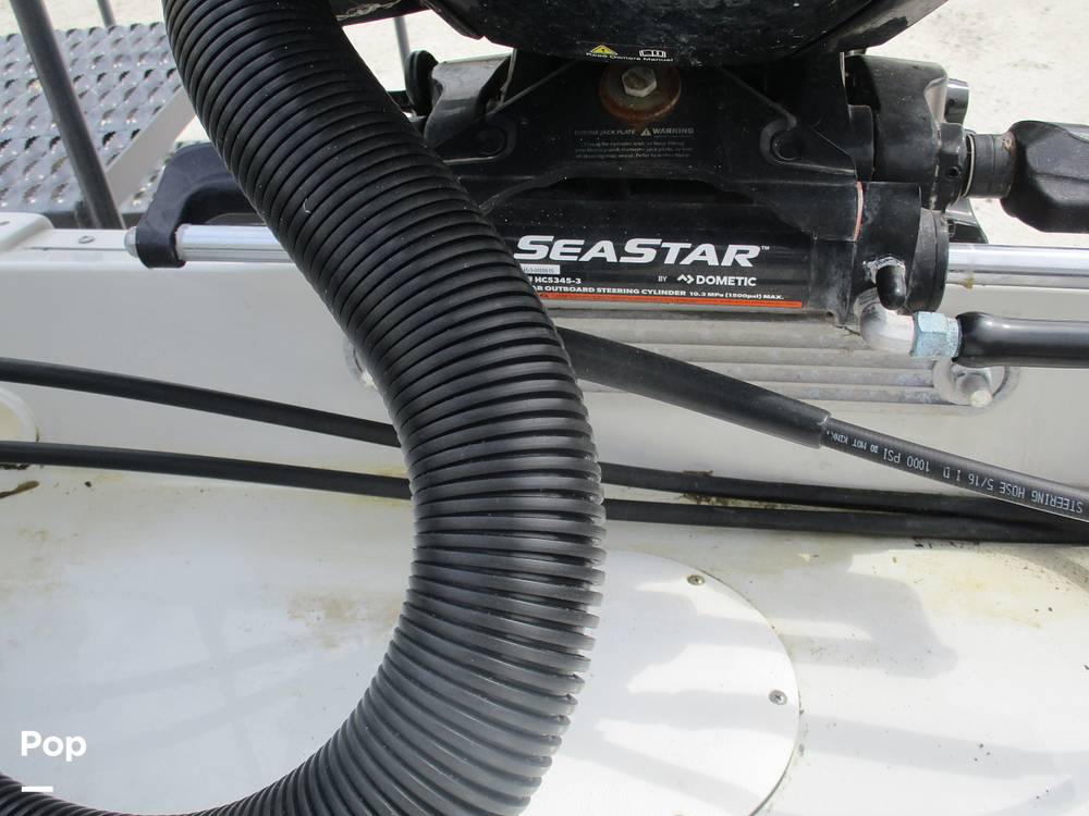 Slide: The Image of Crownline Boats E- 235 XS 2023 - 13956019