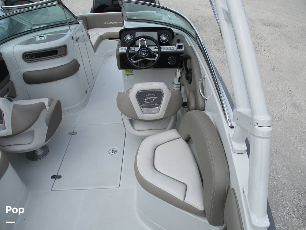 Slide: The Image of Crownline Boats E- 235 XS 2023 - 13955961