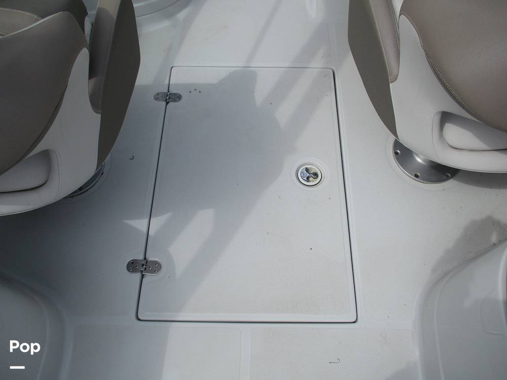 Slide: The Image of Crownline Boats E- 235 XS 2023 - 13956007