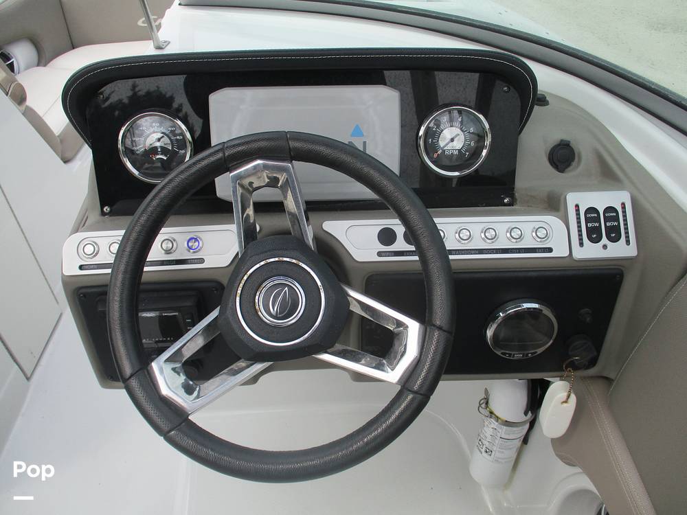 Slide: The Image of Crownline Boats E- 235 XS 2023 - 13955966
