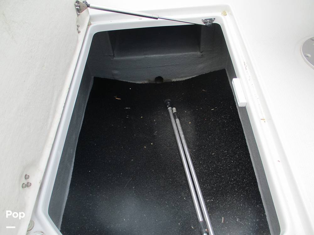 Slide: The Image of Crownline Boats E-235 XS 2023 - 13956081