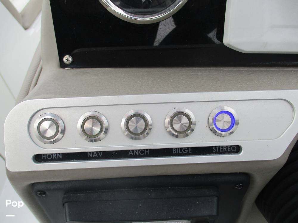 Slide: The Image of Crownline Boats E- 235 XS 2023 - 13955971