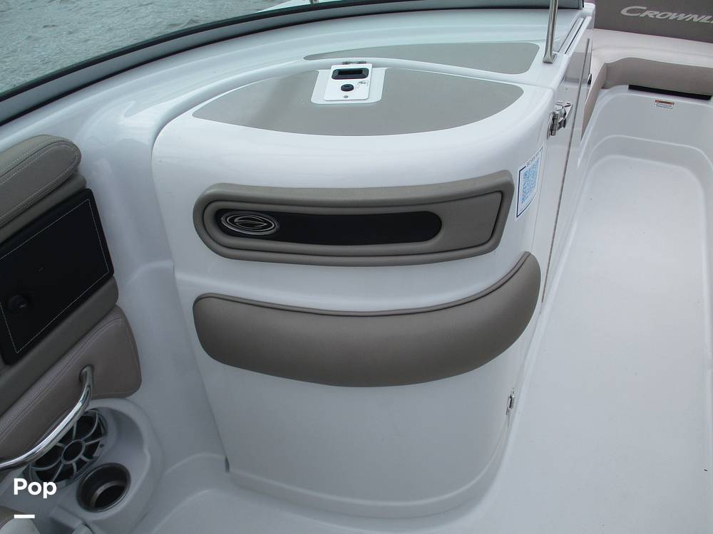 Slide: The Image of Crownline Boats E-235 XS 2023 - 13956103
