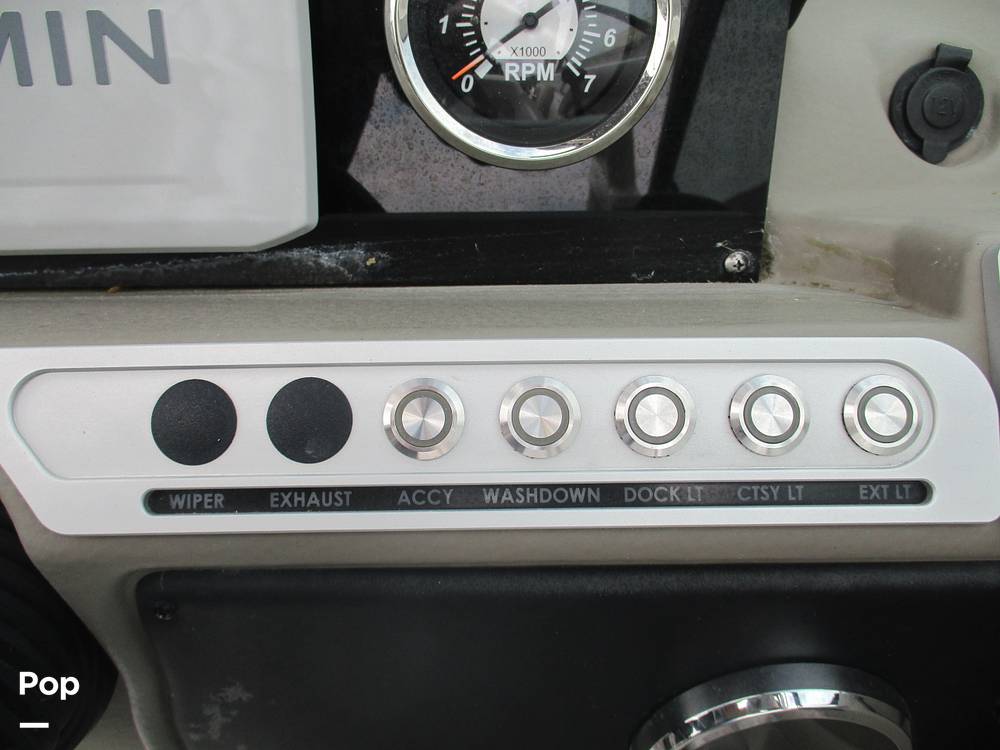 Slide: The Image of Crownline Boats E- 235 XS 2023 - 13955972