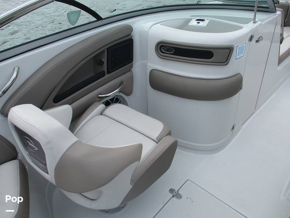 Slide: The Image of Crownline Boats E-235 XS 2023 - 13956097