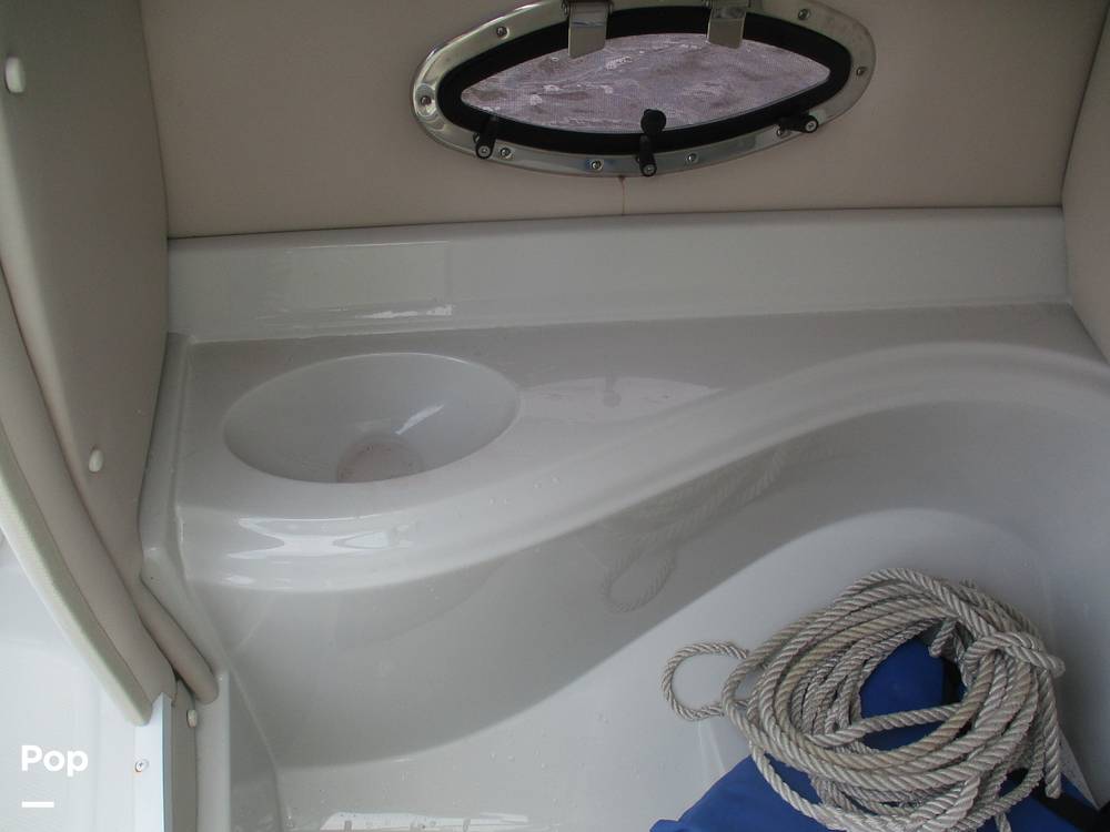 Slide: The Image of Crownline Boats E-235 XS 2023 - 13956105
