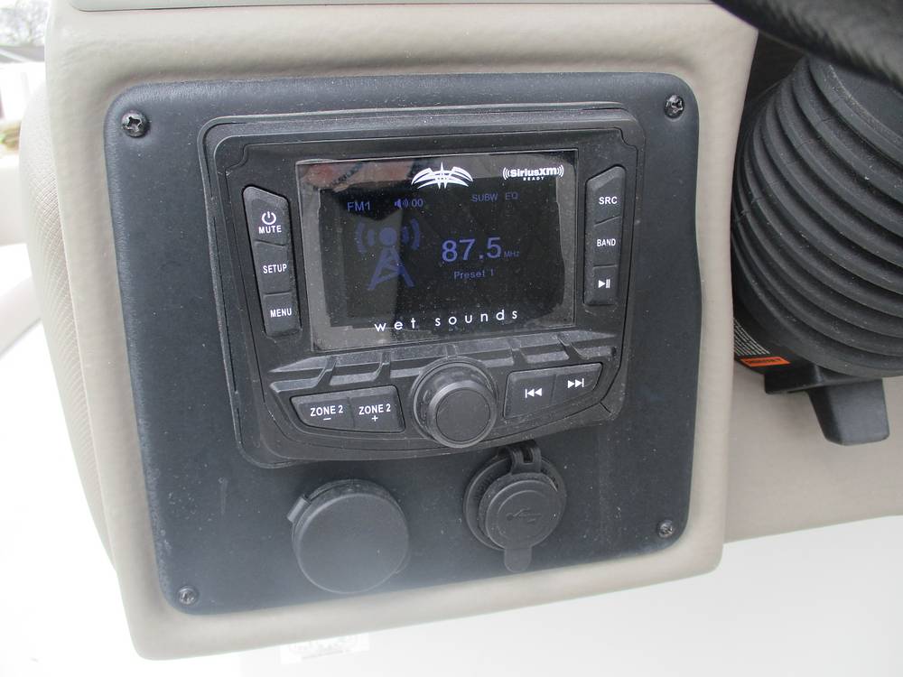 Slide: The Image of Crownline Boats E- 235 XS 2023 - 13955974