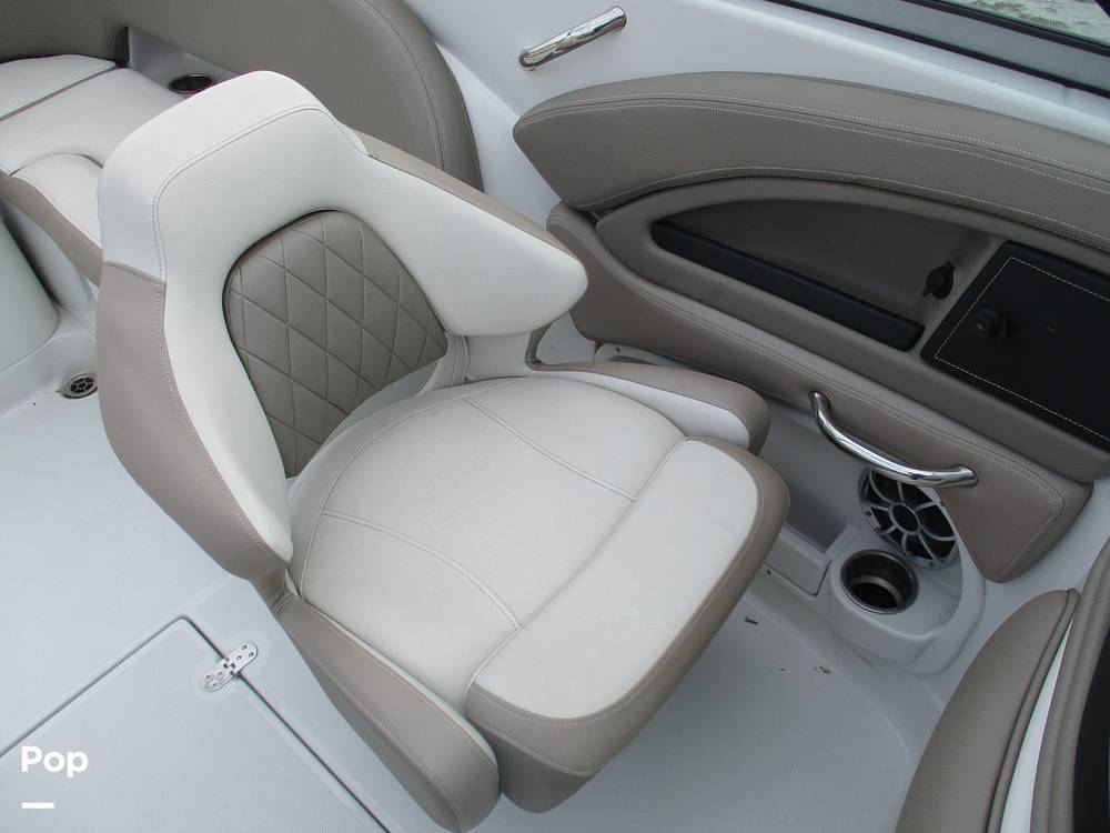 Slide: The Image of Crownline Boats E-235 XS 2023 - 13956098