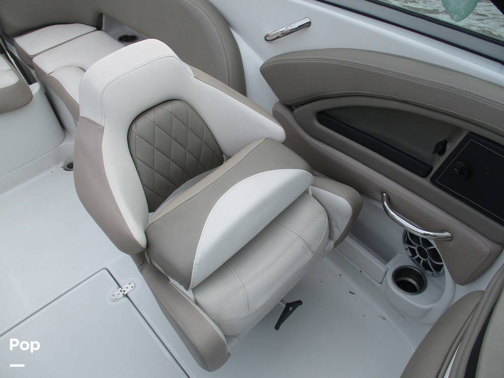 Slide: The Image of Crownline Boats E-235 XS 2023 - 13956099