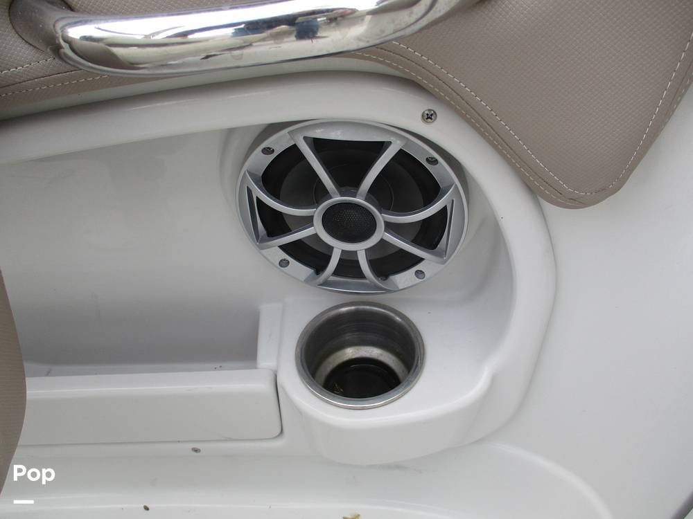 Slide: The Image of Crownline Boats E-235 XS 2023 - 13956102