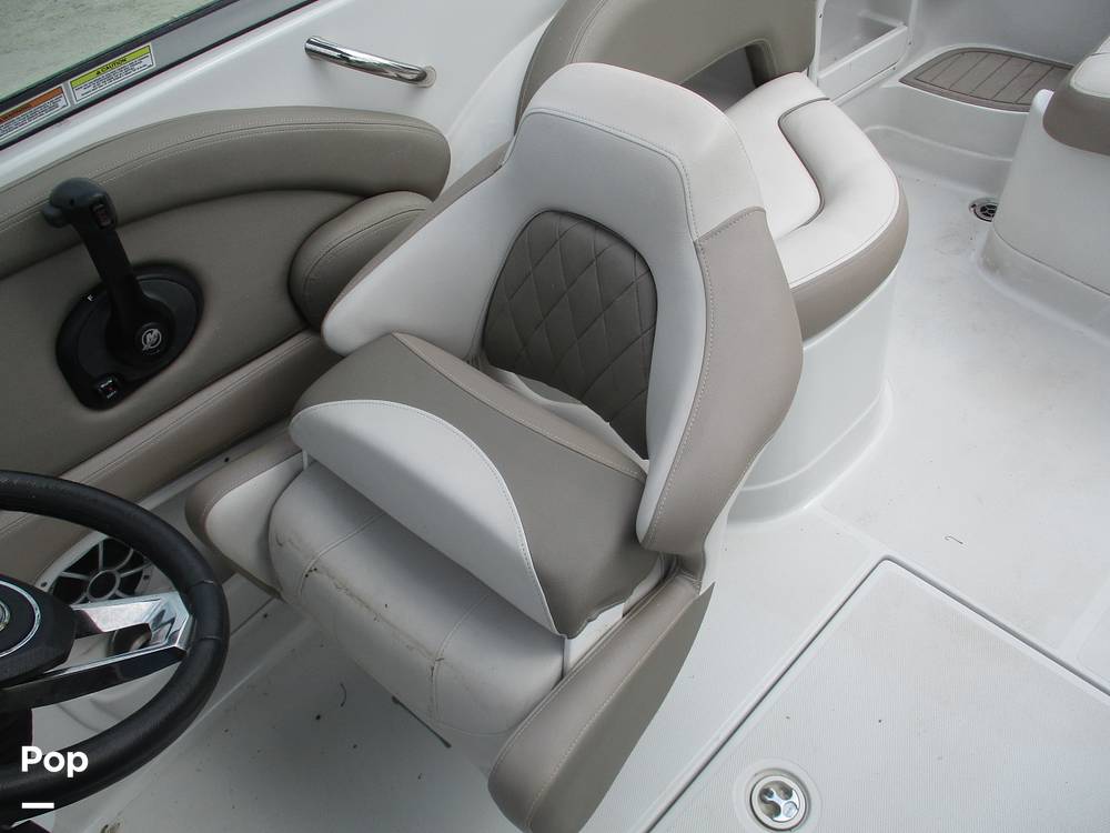 Slide: The Image of Crownline Boats E- 235 XS 2023 - 13955978