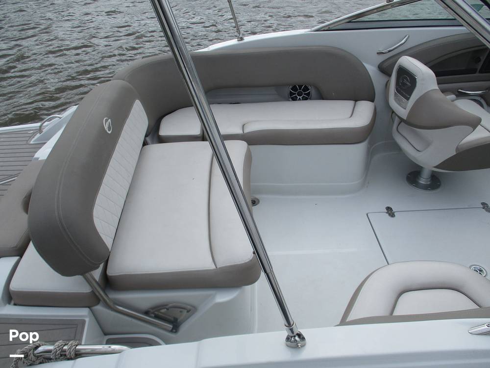 Slide: The Image of Crownline Boats E-235 XS 2023 - 13956062