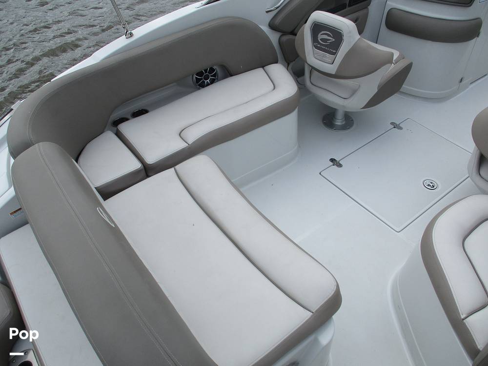 Slide: The Image of Crownline Boats E-235 XS 2023 - 13956077
