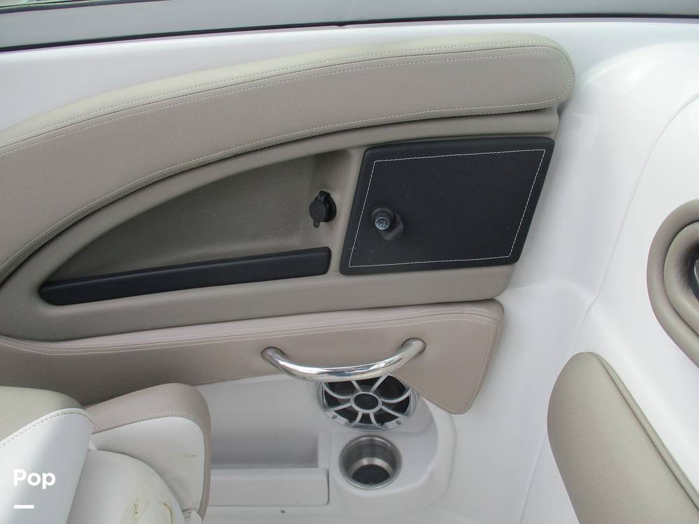 Slide: The Image of Crownline Boats E- 235 XS 2023 - 13955982
