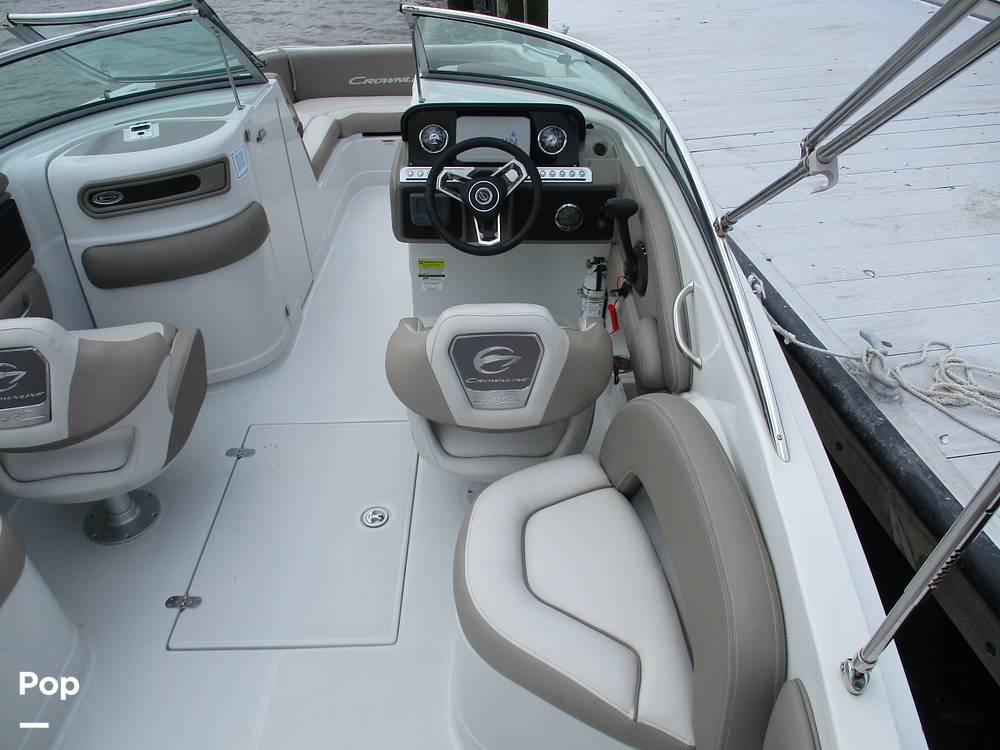 Slide: The Image of Crownline Boats E-235 XS 2023 - 13956078