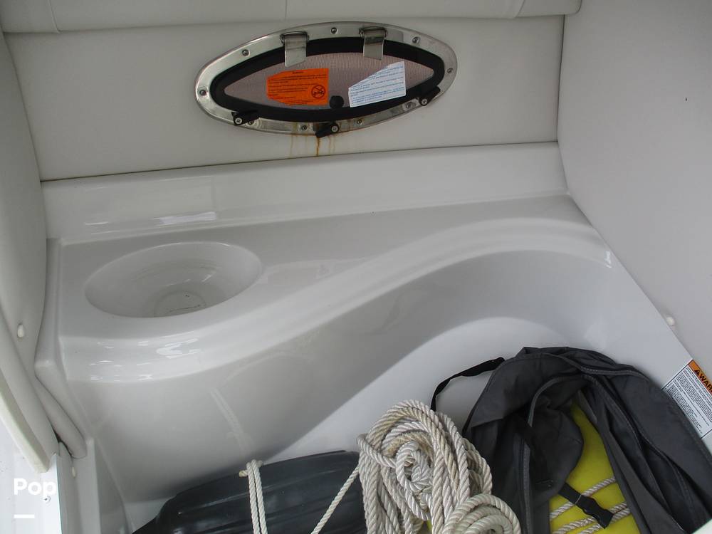 Slide: The Image of Crownline Boats E- 235 XS 2023 - 13955987