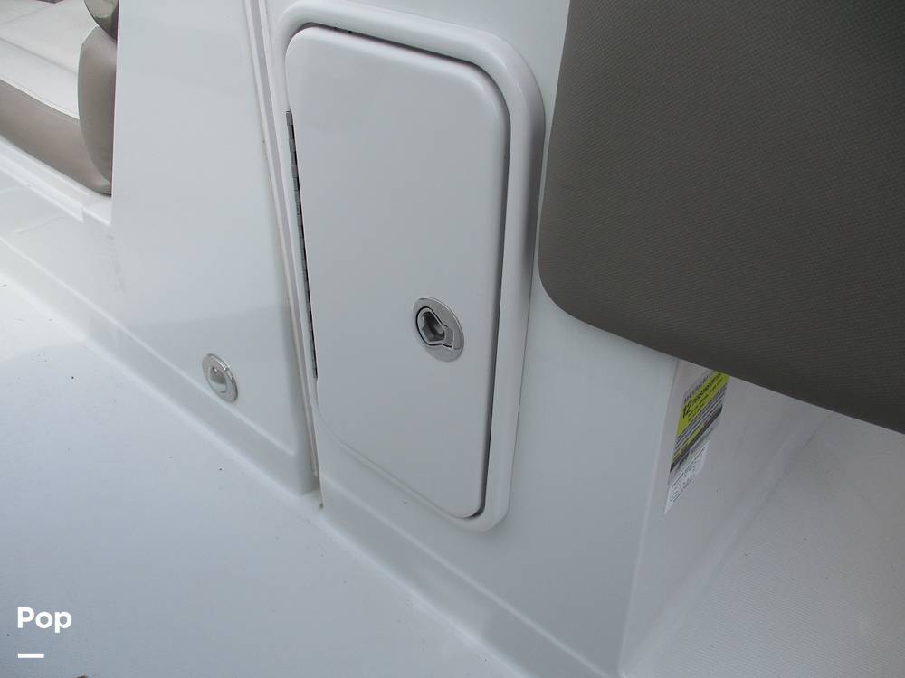 Slide: The Image of Crownline Boats E- 235 XS 2023 - 13955990