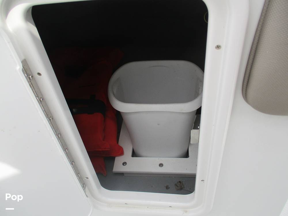 Slide: The Image of Crownline Boats E- 235 XS 2023 - 13955991
