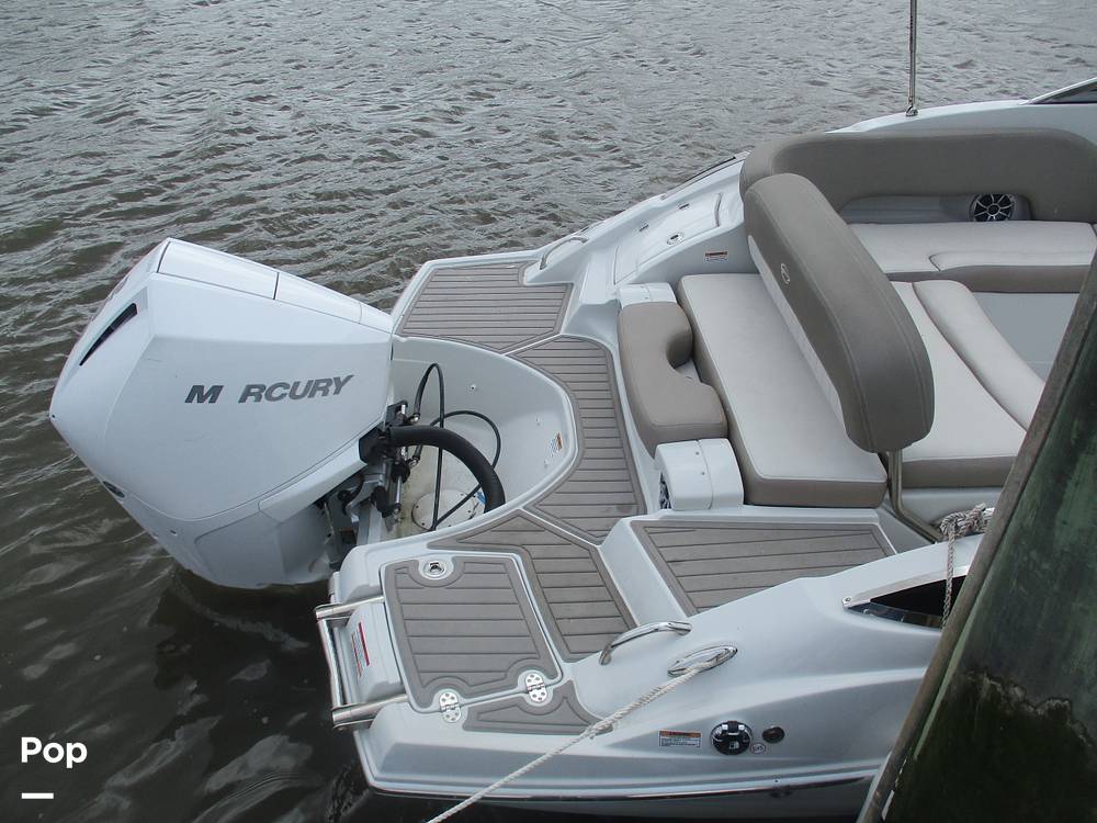 Slide: The Image of Crownline Boats E-235 XS 2023 - 13956063
