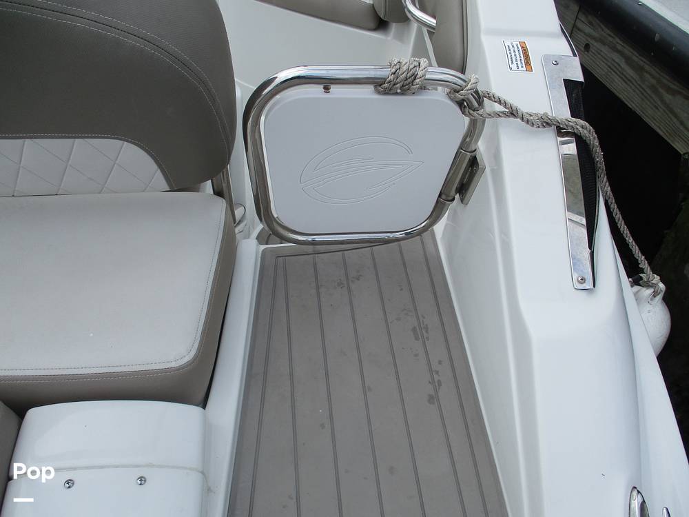 Slide: The Image of Crownline Boats E-235 XS 2023 - 13956074