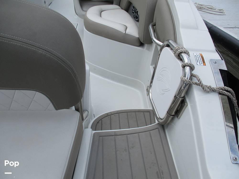 Slide: The Image of Crownline Boats E-235 XS 2023 - 13956075