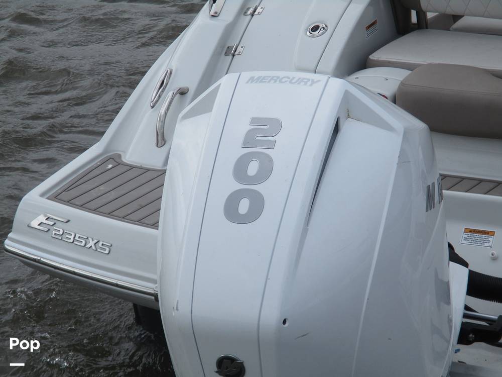 Slide: The Image of Crownline Boats E-235 XS 2023 - 13956066