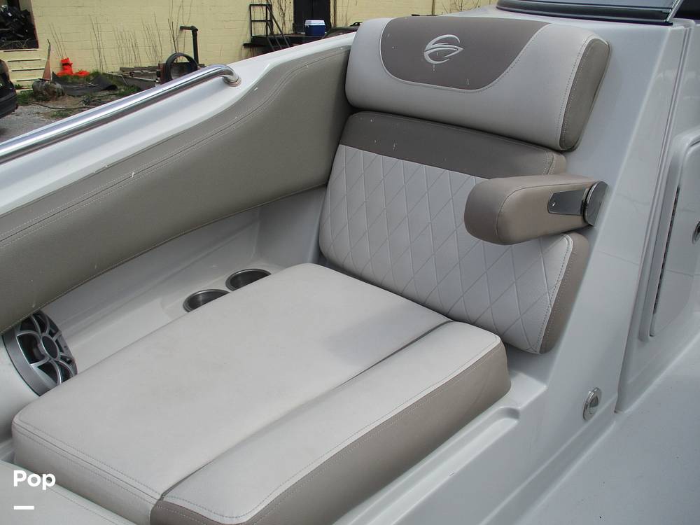 Slide: The Image of Crownline Boats E- 235 XS 2023 - 13956005