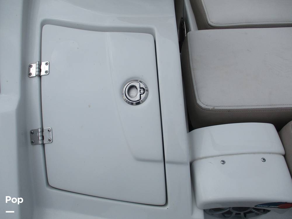 Slide: The Image of Crownline Boats E-235 XS 2023 - 13956072