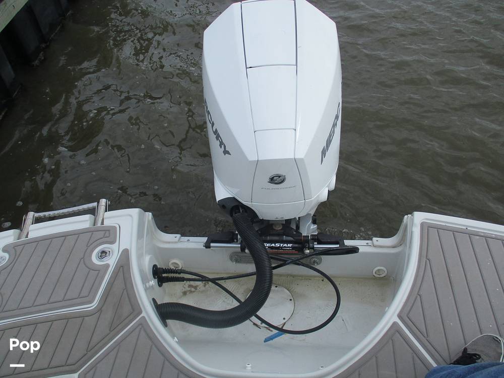 Slide: The Image of Crownline Boats E-235 XS 2023 - 13956067