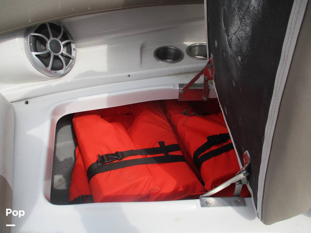 Slide: The Image of Crownline Boats E- 235 XS 2023 - 13956006