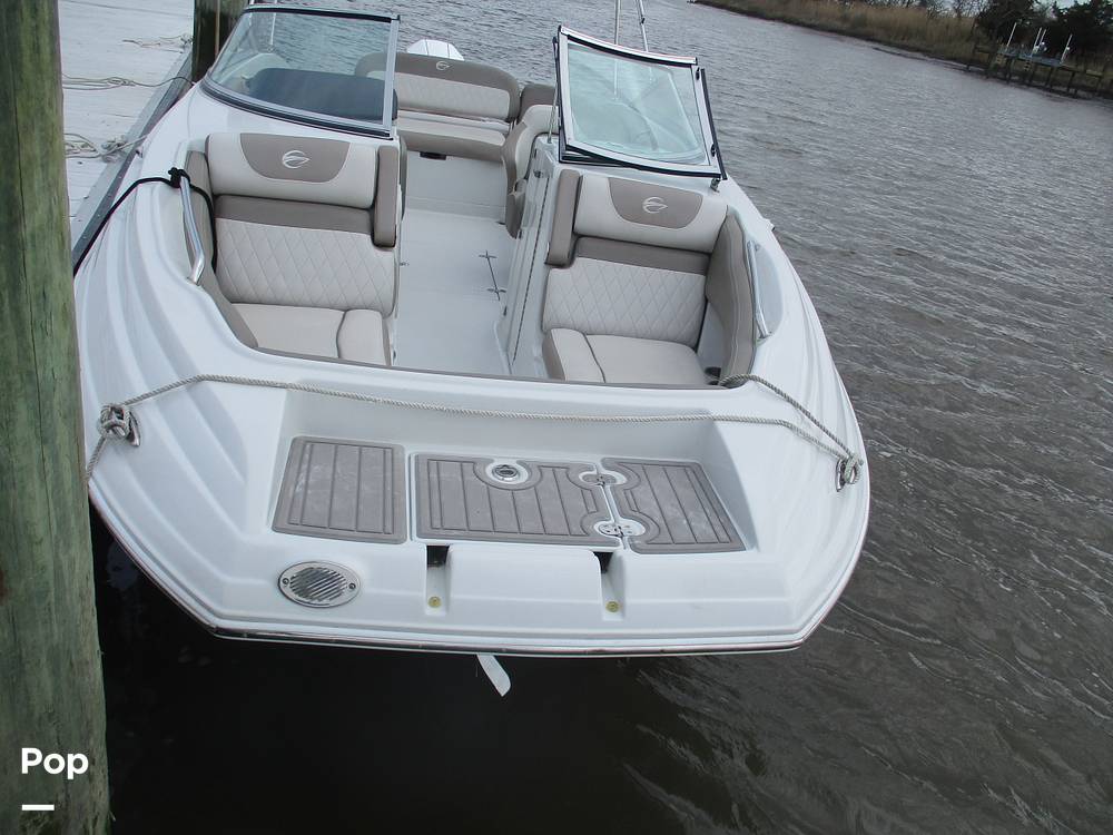 Slide: The Image of Crownline Boats E-235 XS 2023 - 13956058