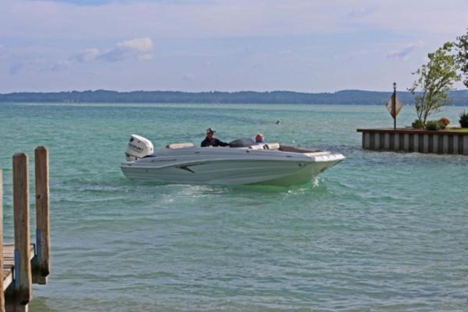 Slide: The Image of Crownline Boats E 205 XS 2023 - 1801166