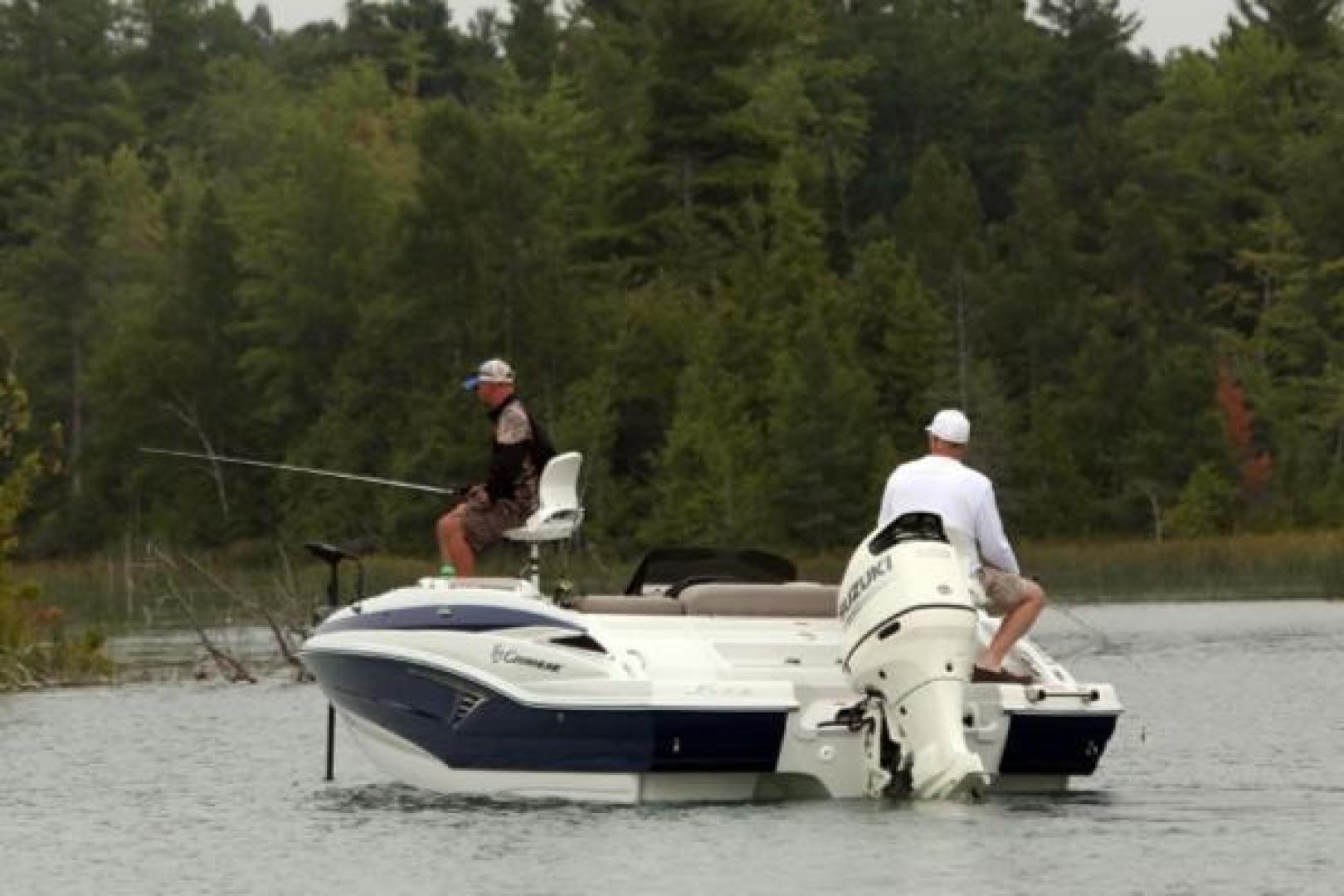 Slide: The Image of Crownline Boats E 205 XS 2023 - 1801168