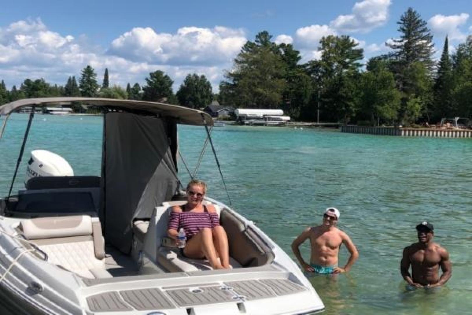 Slide: The Image of Crownline Boats E 205 XS 2023 - 1801171