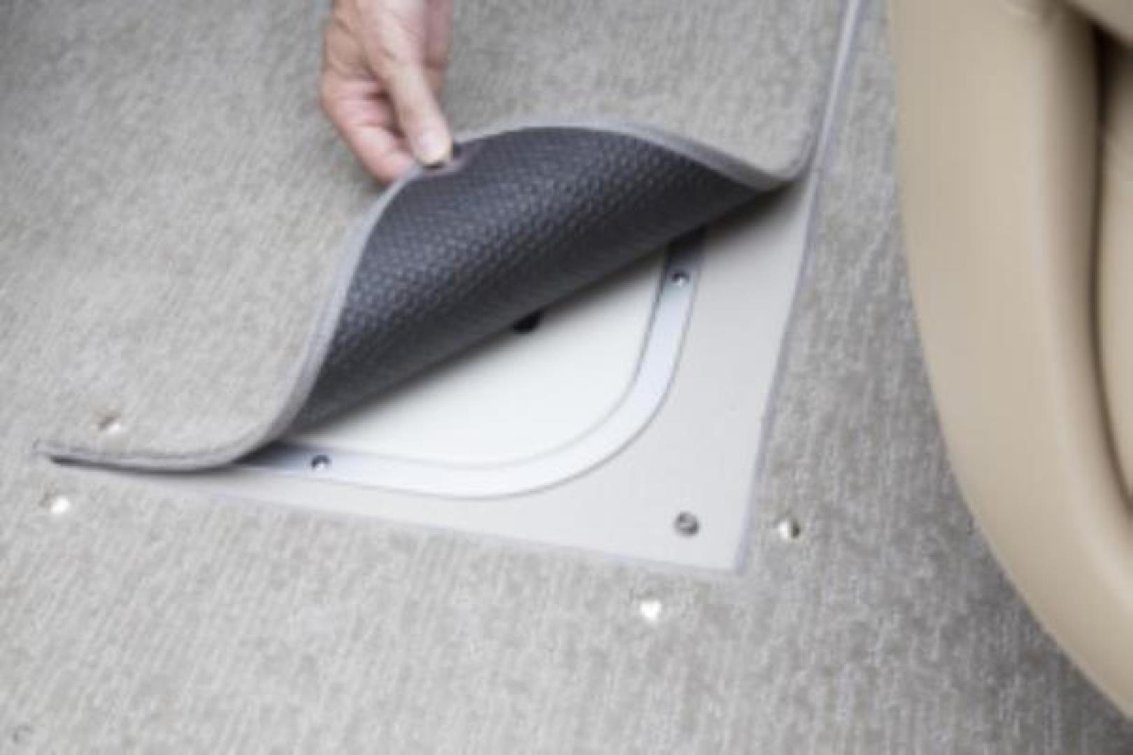 Slide: The Image of Crownline Boats E 205 XS 2023 - 1801172