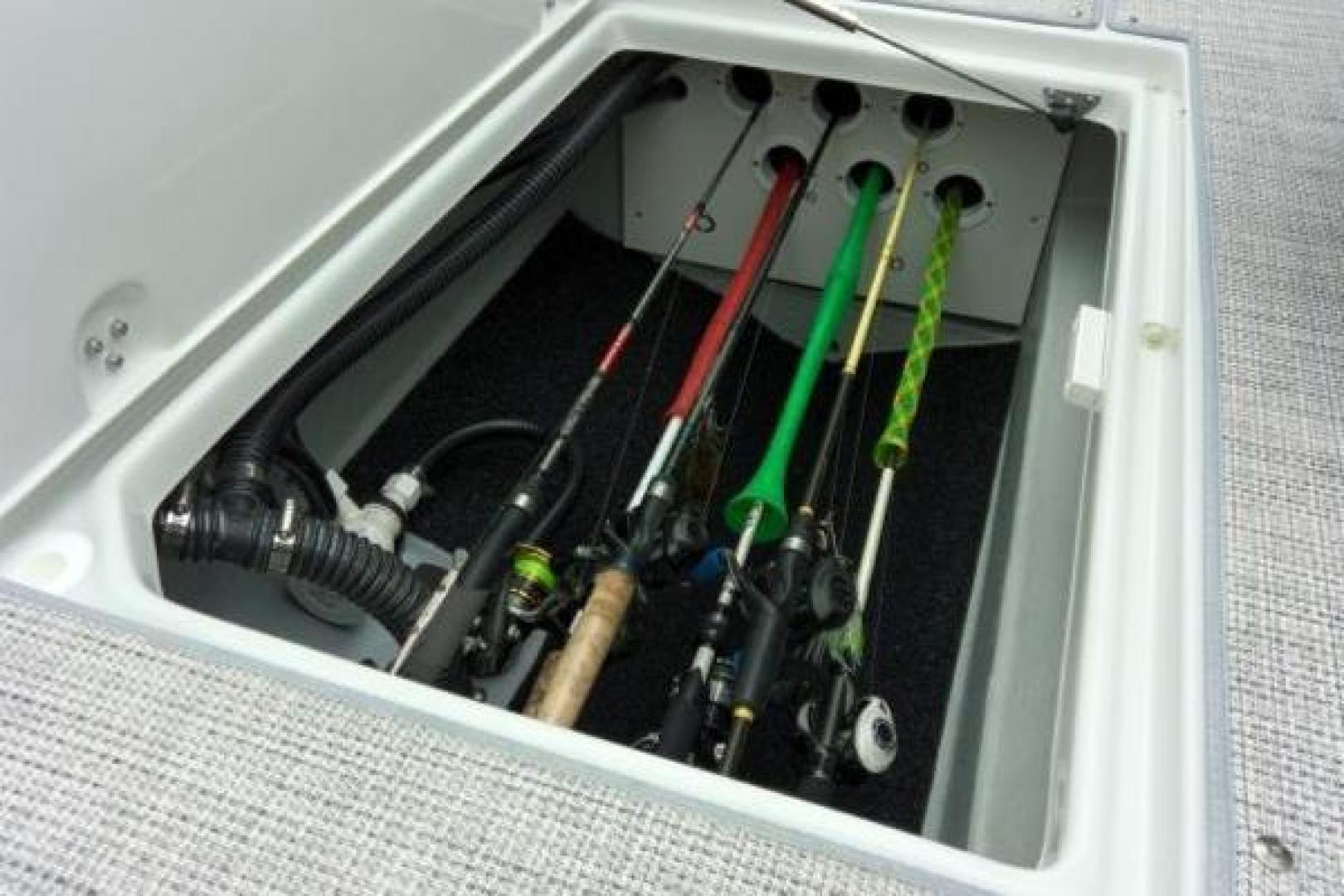 Slide: The Image of Crownline Boats E 205 XS 2023 - 1801175