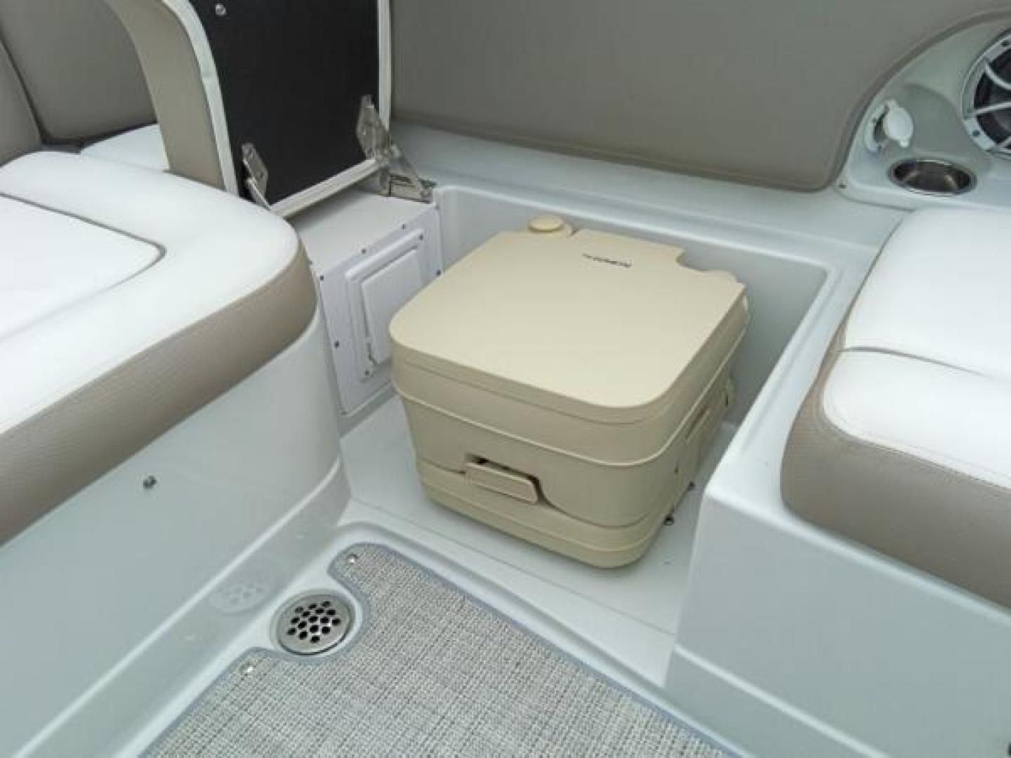 Slide: The Image of Crownline Boats E 205 XS 2023 - 1801176