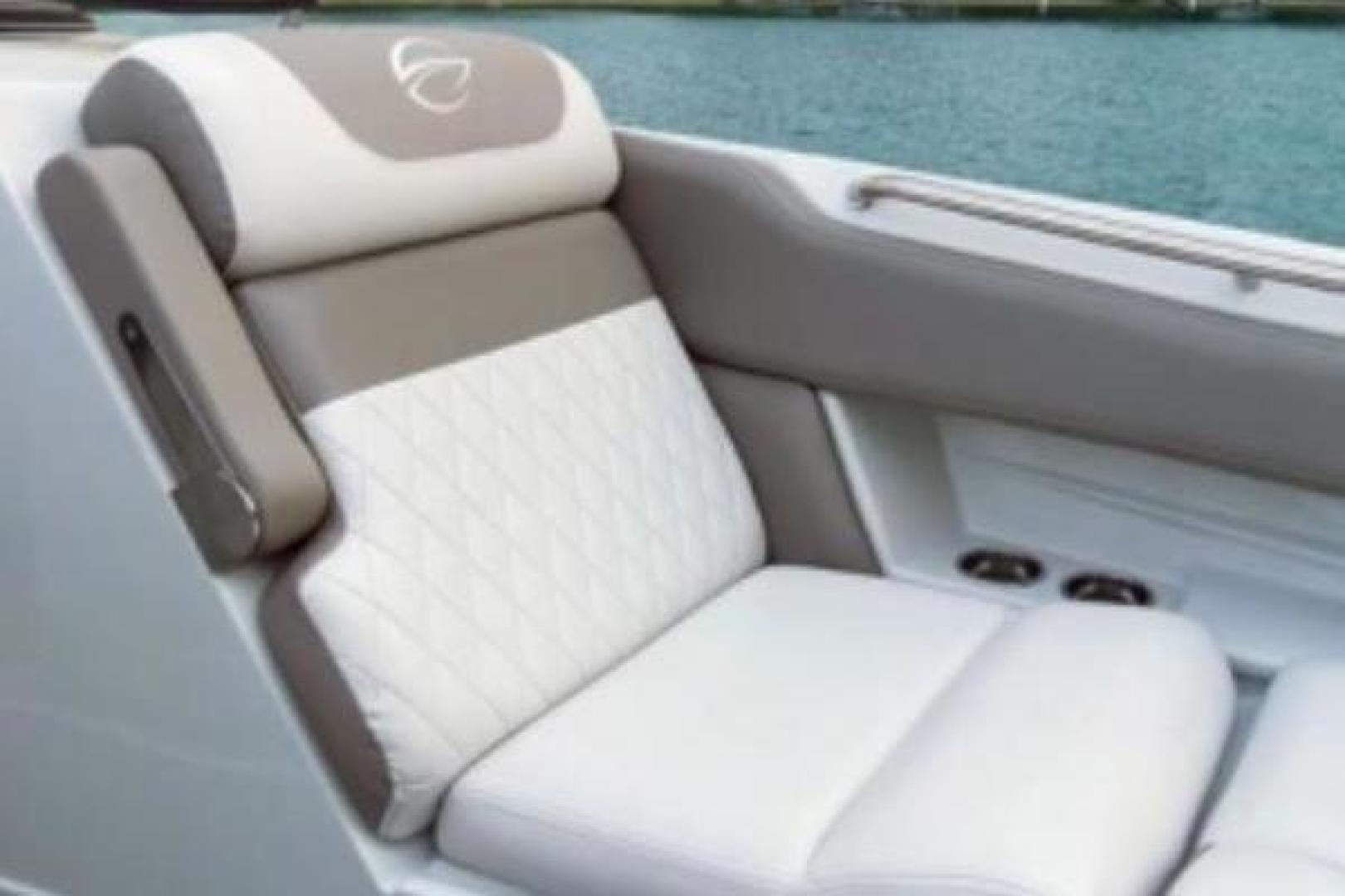 Slide: The Image of Crownline Boats E 205 XS 2023 - 1801177