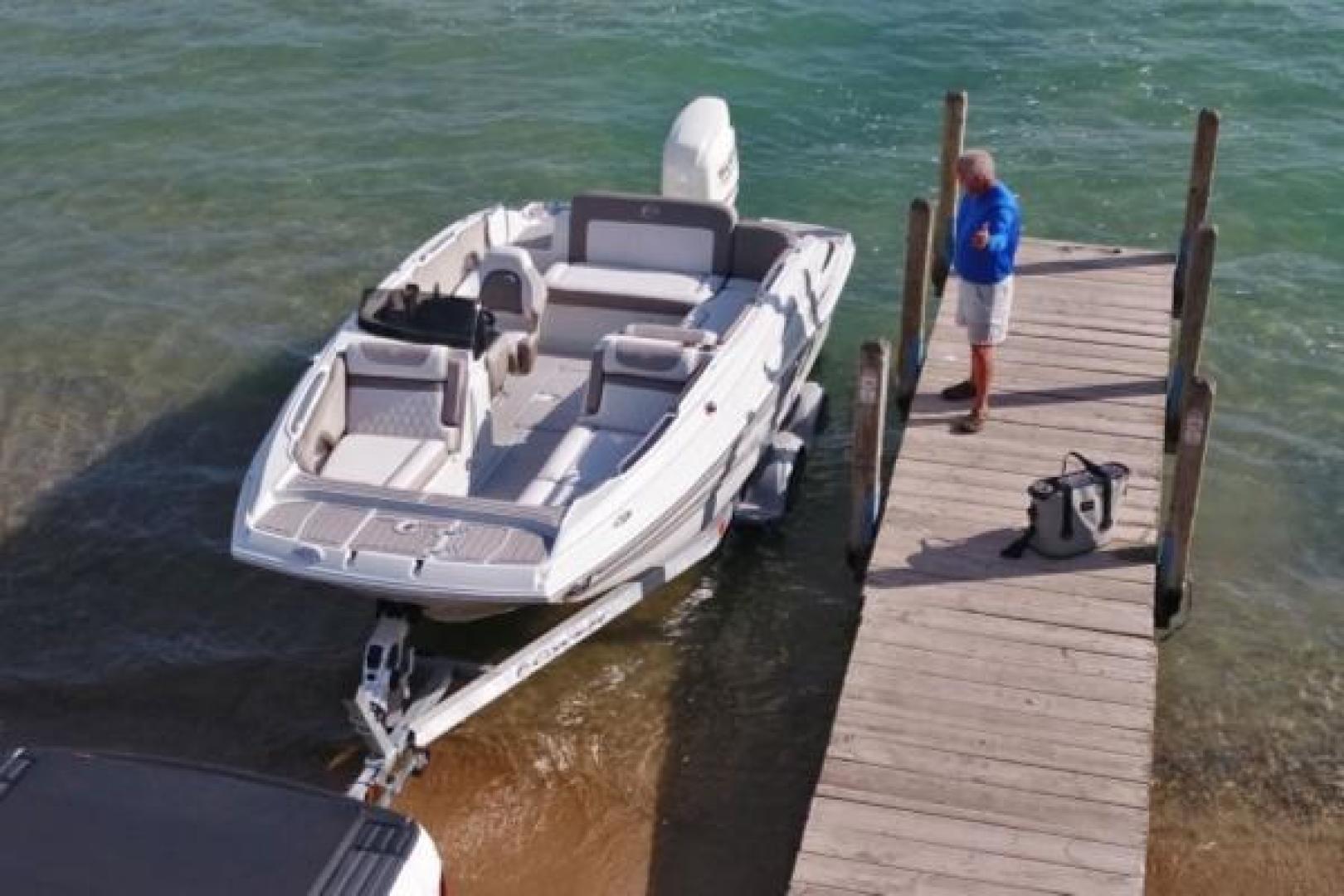 Slide: The Image of Crownline Boats E 205 XS 2023 - 1801179