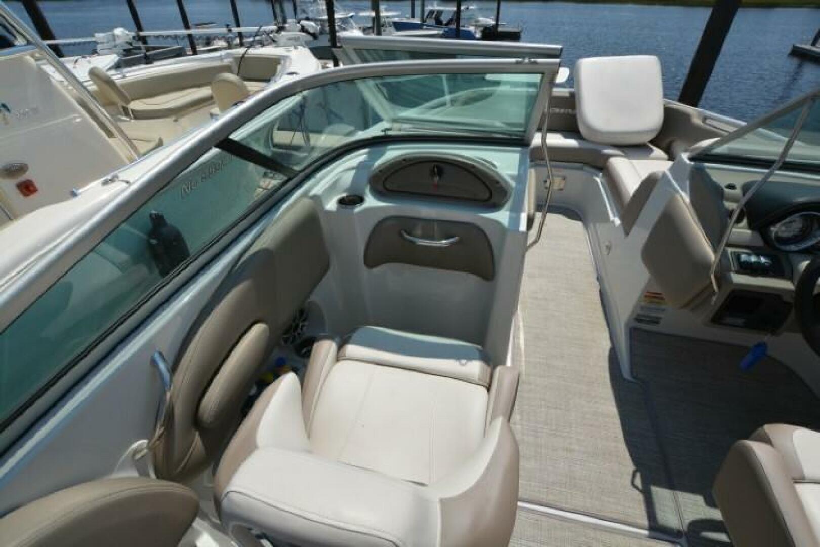 Slide: The Image of Crownline Boats E215XS 2019 - 5175798