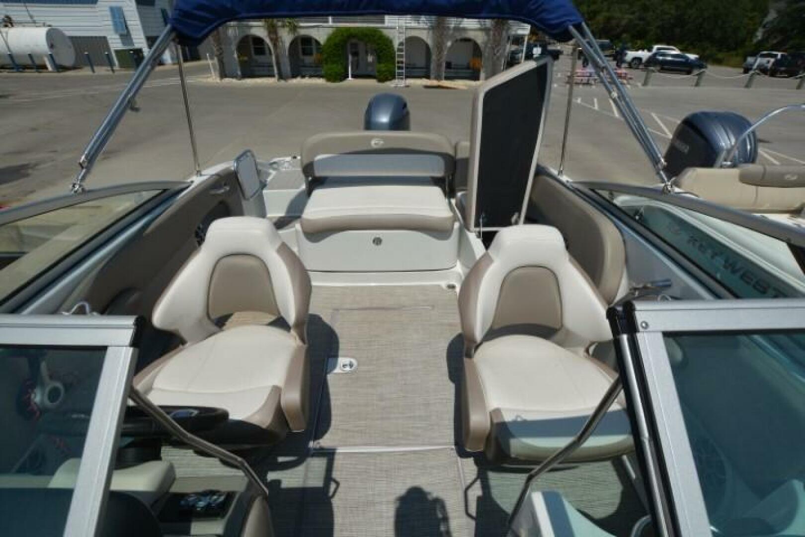 Slide: The Image of Crownline Boats E215XS 2019 - 5253421