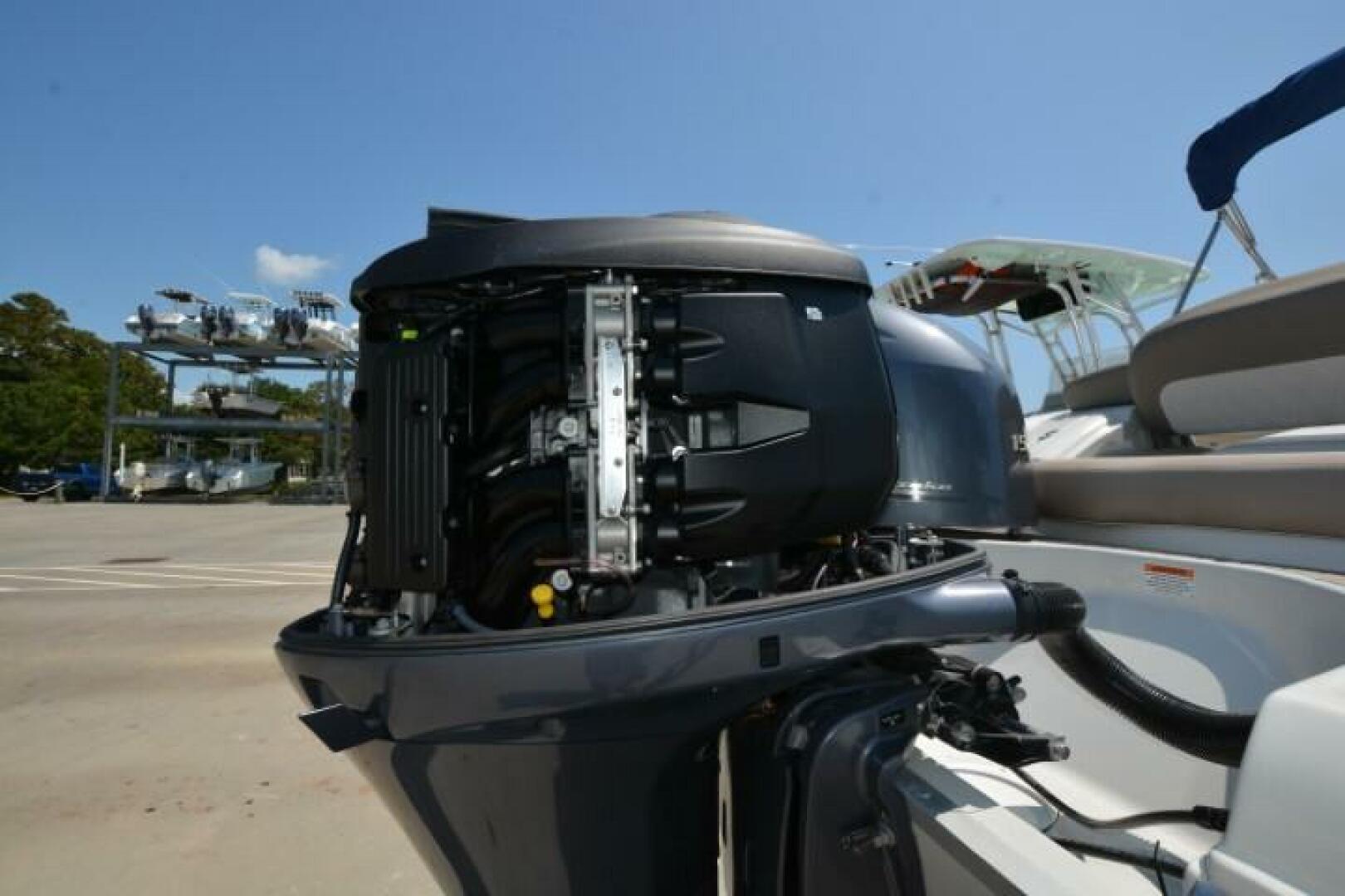 Slide: The Image of Crownline Boats E215XS 2019 - 5253427