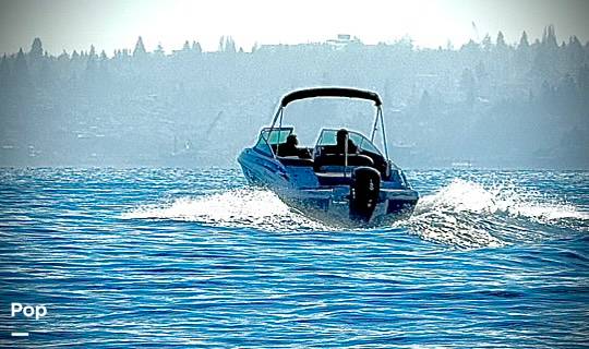 Slide: The Image of Crownline Boats E 215 XS 2022 - 15120487